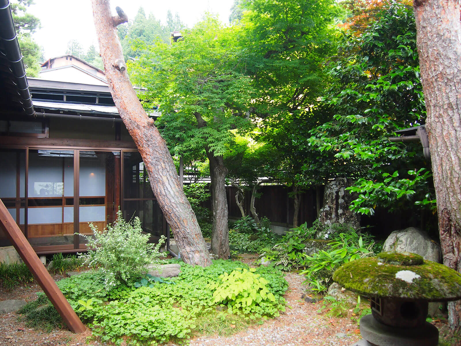 飛騨高山の古民家宿　一棟貸切～草の庭 Kusanoniwa garden‐庭