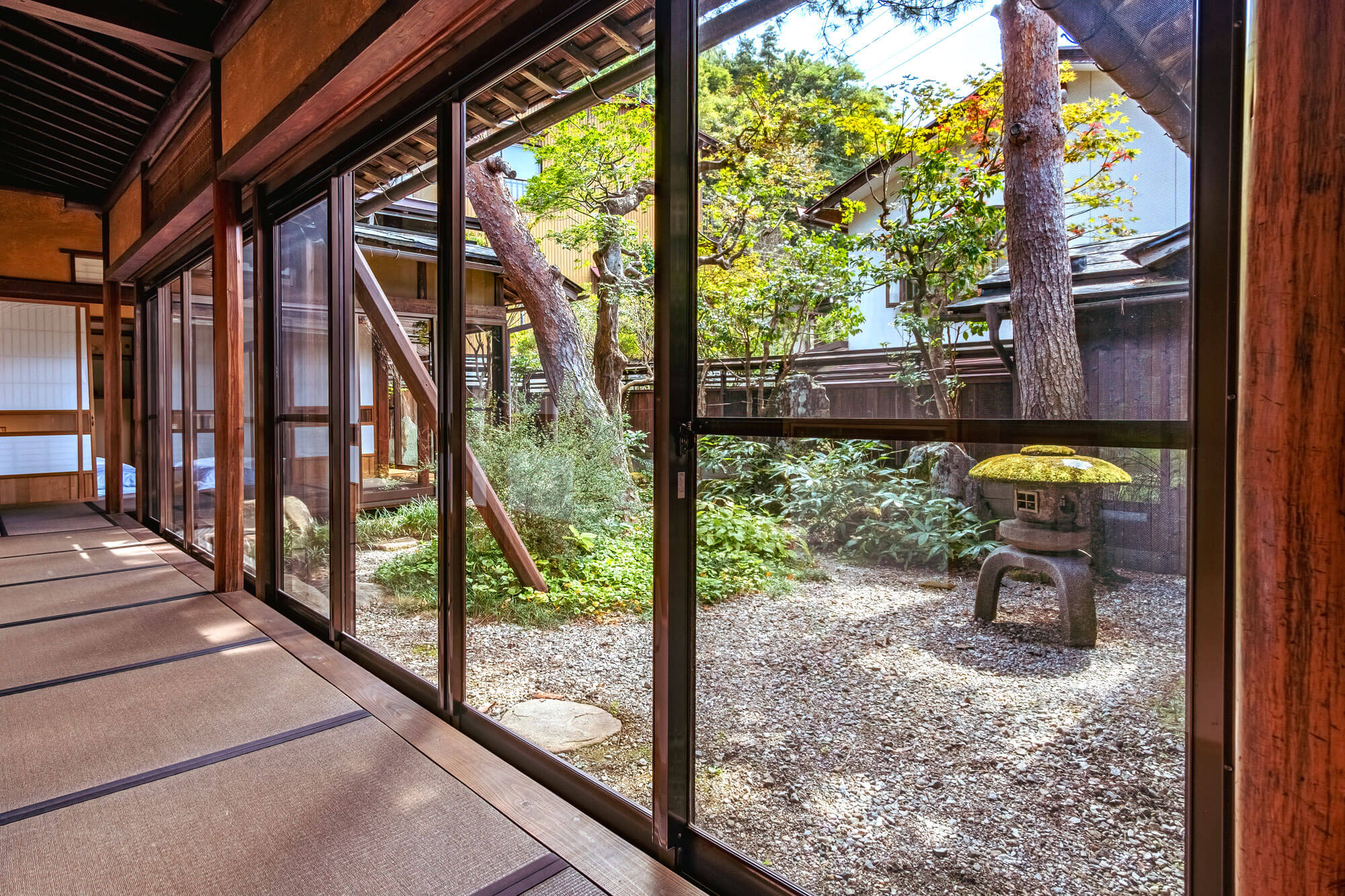veranda‐縁側 飛騨高山の古民家宿　一棟貸切～草の庭 Kusanoniwa